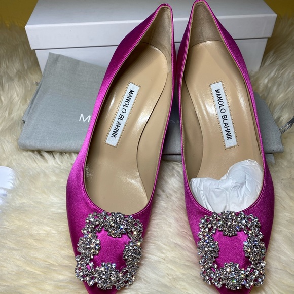 New authentic Manolo Blahnik hangisi heels - Picture 14 of 14